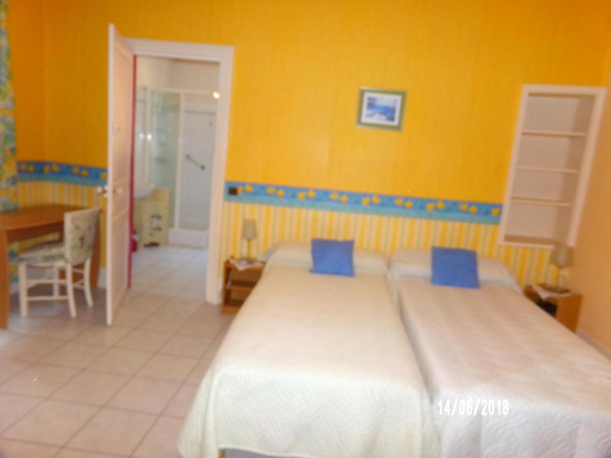 Apartamento Le Select Néris-les-Bains Exterior foto